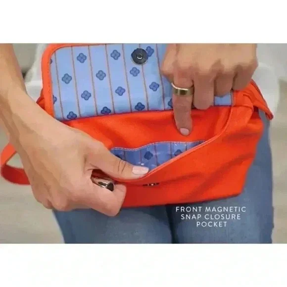 LUG Via Matte Luxe VL (Vegan Leather) Toiletry Cosmetic Case - Sand Taupe - Picture 9 of 13